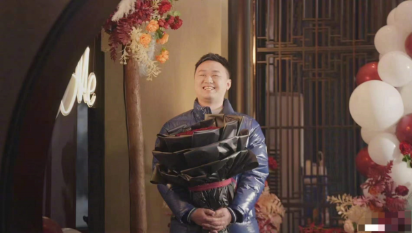 恭喜!又一世界冠軍求婚成功,單膝下跪送鴿子蛋,相戀5年終圓夢 恭喜!又一世界冠軍求婚成功,單膝下跪送鴿子蛋,相戀5年終圓夢