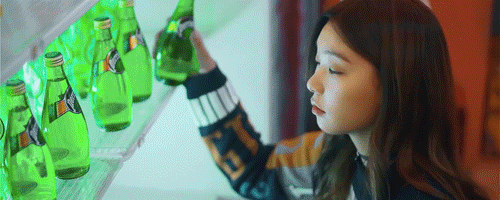 這個被嘲矮的超模火了!一臉硬傷,為啥還被Dior、Prada搶著寵? 這個被嘲矮的超模火了!一臉硬傷,為啥還被Dior、Prada搶著寵?