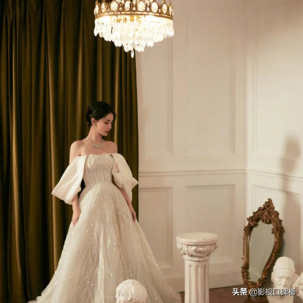 85花春節檔刷屏另闢蹊徑，趙麗穎唐嫣Angelababy都是一個套路？