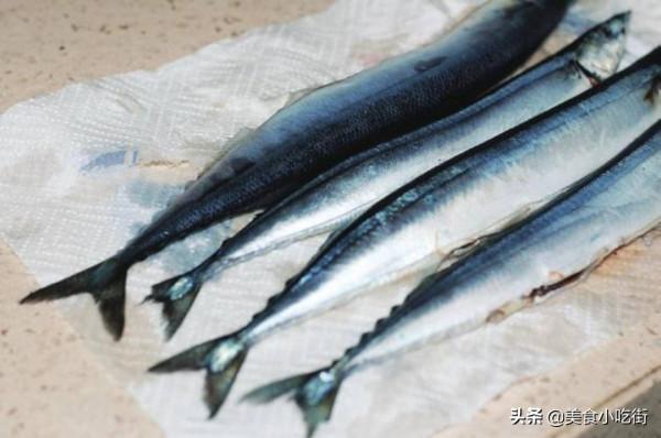 別再把秋刀魚烤著吃了，換種口味，美味鮮香，肉質緊實，讓人驚豔