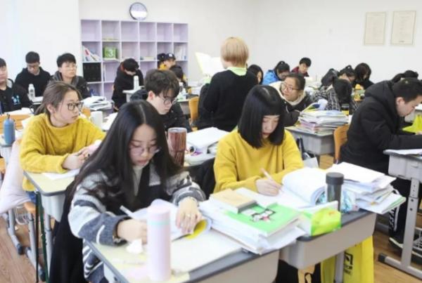 “藝考”的幾大謊言，想走藝考路線，看完以下三項再做決定