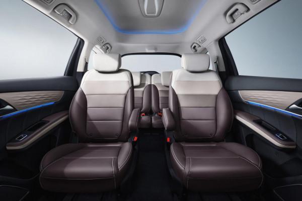 家族化造型 宋MAX DM-i內飾官圖釋出 提供6/7座可選