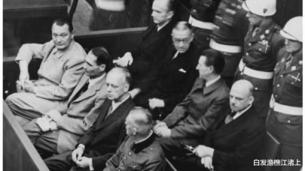 同聲傳譯的誕生——紐倫堡審判的“副產品” 同聲傳譯的誕生——紐倫堡審判的“副產品”