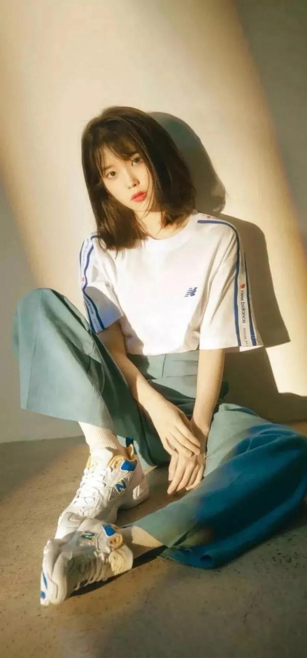 全屏桌布——李智恩（IU）