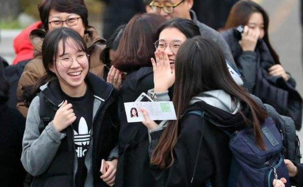 2022年國家電網春招開啟，有編有崗待遇佳，這類學生有“直通車”