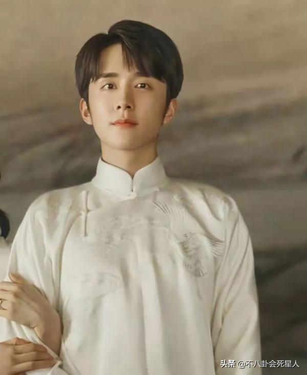 三白眼，斜視眼，鬥雞眼，這13位明星，被眼睛拉低了顏值