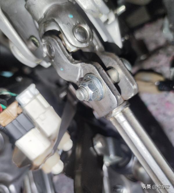 暴雨季,這輛29萬的英菲尼迪告訴你,什麼是教科書式的泡水車? 暴雨季,這輛29萬的英菲尼迪告訴你,什麼是教科書式的泡水車?