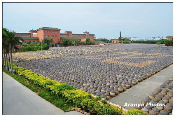 廈門島外6萬缸醬油，頭戴斗笠列隊，這樣的陣仗你見過嗎？