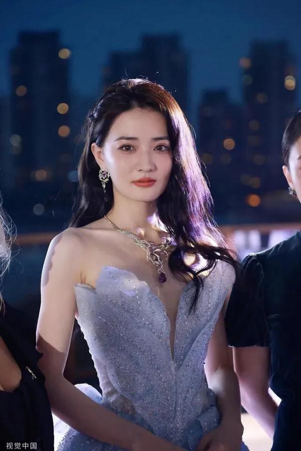 徐璐美照來啦……