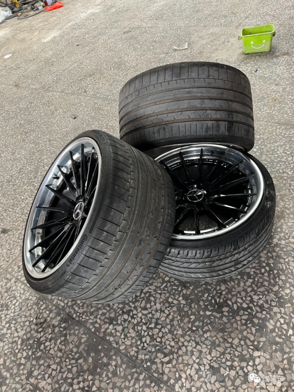 趕在過年前換賓士C Coupe，加班加點割完寬體快樂過新年