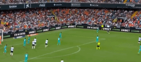 西甲-本澤馬+飛翼3分鐘傳射 皇馬2-1逆轉瓦倫西亞 西甲-本澤馬+飛翼3分鐘傳射 皇馬2-1逆轉瓦倫西亞