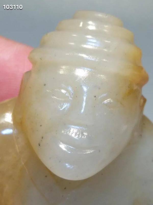 坐人流行於：漢和田玉