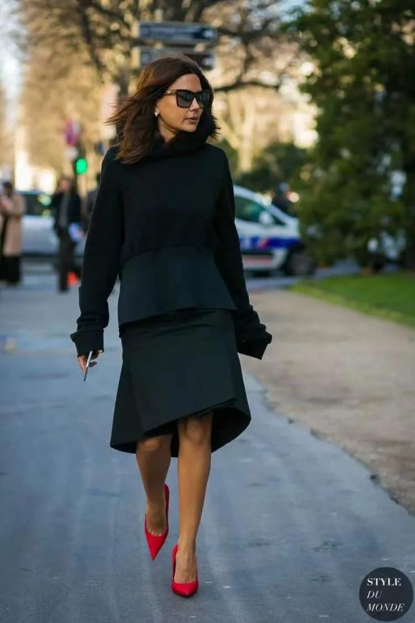 年底,你需要一條萬能小黑裙 年底,你需要一條萬能小黑裙