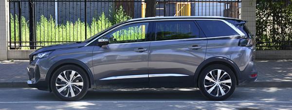 綜合表現很全面，底盤似乎有“魔力”，試駕新款東風標緻5008