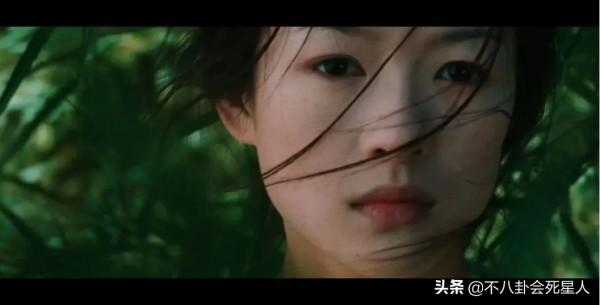 明明是苦情臉非要演活潑少女，高圓圓李沁都栽了