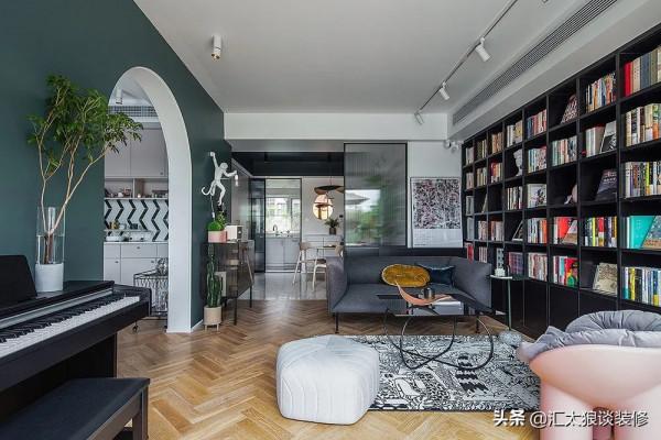 70㎡，有圖書館有咖啡角還有小花園，若有這樣一個家，還要啥別墅
