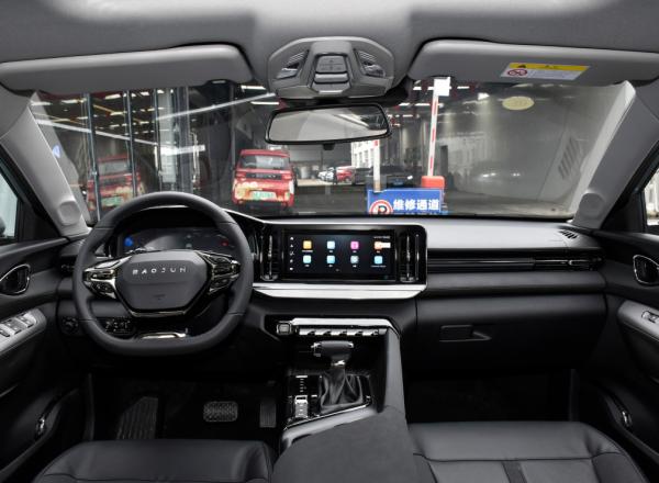 外觀運動+內在空間大，寶駿Valli僅7萬多起，可家用可旅行，實惠