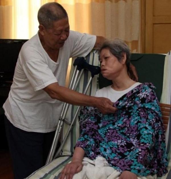 福建煤礦工人,朋友去世,他娶了朋友的癱瘓妻子,遭遇車禍成殘疾 福建煤礦工人,朋友去世,他娶了朋友的癱瘓妻子,遭遇車禍成殘疾