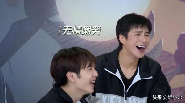 半夜笑到捶床,這群哥哥怎麼都變成了“喜劇人”? 半夜笑到捶床,這群哥哥怎麼都變成了“喜劇人”?