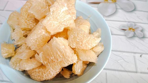 秋天多吃柚子,柚子全身是寶,學會皮和果肉這樣做,好處多多 秋天多吃柚子,柚子全身是寶,學會皮和果肉這樣做,好處多多