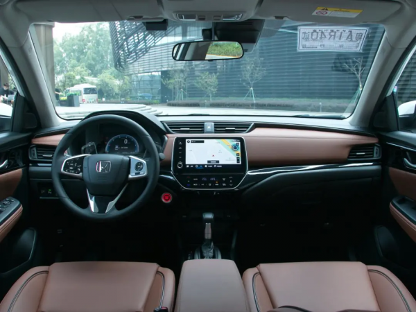 10萬熱門家轎改款！加長、加配置，這下每月不止賣10000臺了