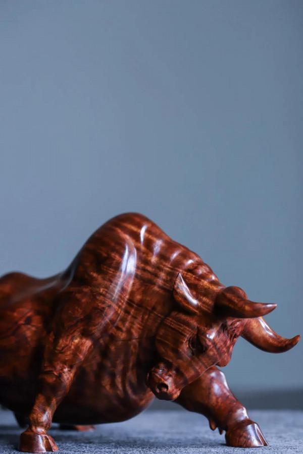 海南黃花梨 | 銳不可當 牛