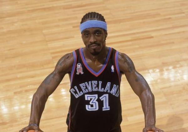 裡基·戴維斯——這個男人，曾經還想做勒布朗的大哥呢