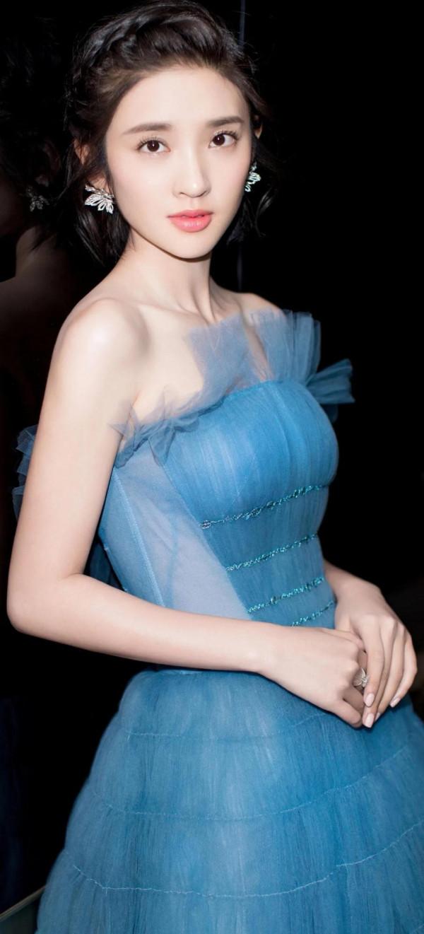 明星超高畫質美圖唐藝昕