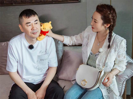 陳建斌是個溺愛妻子的瘋子。應採兒說，任何愛妻子的人都能幸福