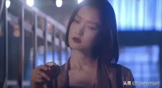 唐嫣已經糊到開始給人做配了? 唐嫣已經糊到開始給人做配了?