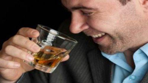 煙癮，酒癮，色癮哪個傷害大？為了長壽，中年男性或應戒哪種？