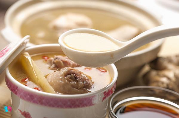 燉鴿子湯不能放什麼材料,怪不得煮不好,原來材料都放錯了 燉鴿子湯不能放什麼材料,怪不得煮不好,原來材料都放錯了