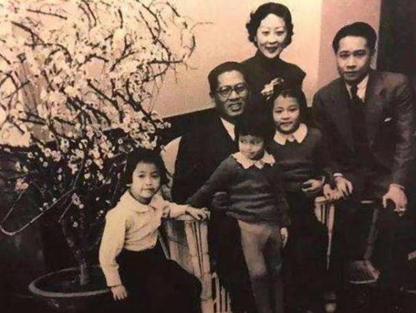 二代宋家三姐妹再續輝煌,名氣雖不如姑姑,但嫁的人財力令人咂舌 二代宋家三姐妹再續輝煌,名氣雖不如姑姑,但嫁的人財力令人咂舌