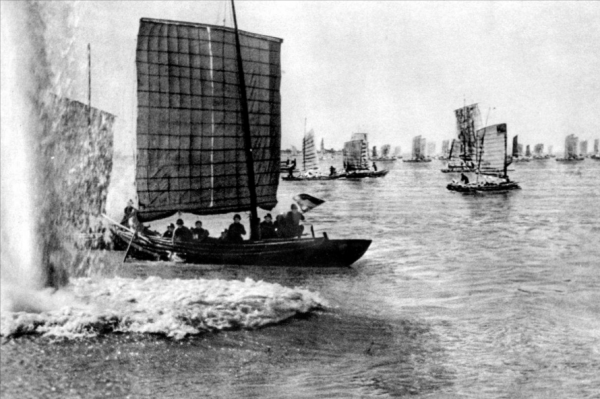 1949年，安徽14歲無名女孩立一等功，偉人親自為她起名，她是誰？