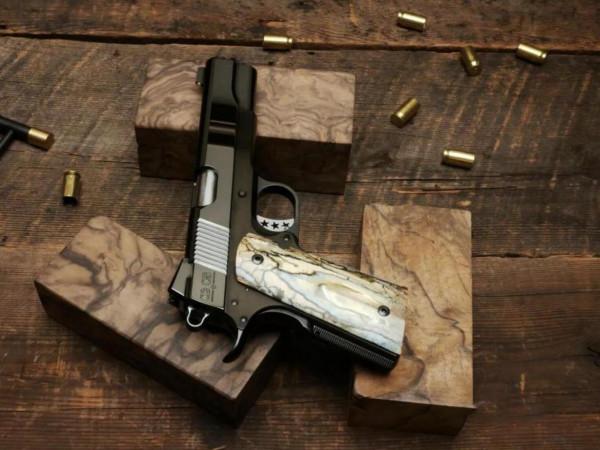 “北極狐”僱傭兵的20種輕武器,都是世界最頂尖的槍支 “北極狐”僱傭兵的20種輕武器,都是世界最頂尖的槍支