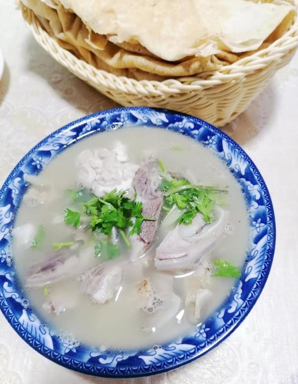 我用一樣秘密武器，讓清燉羊頭不腥不羶，湯鮮味美