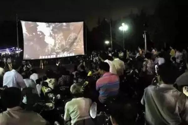 紅軍以為她犧牲了，烈士陵園立了墓碑，50多年後，73歲的她回來了