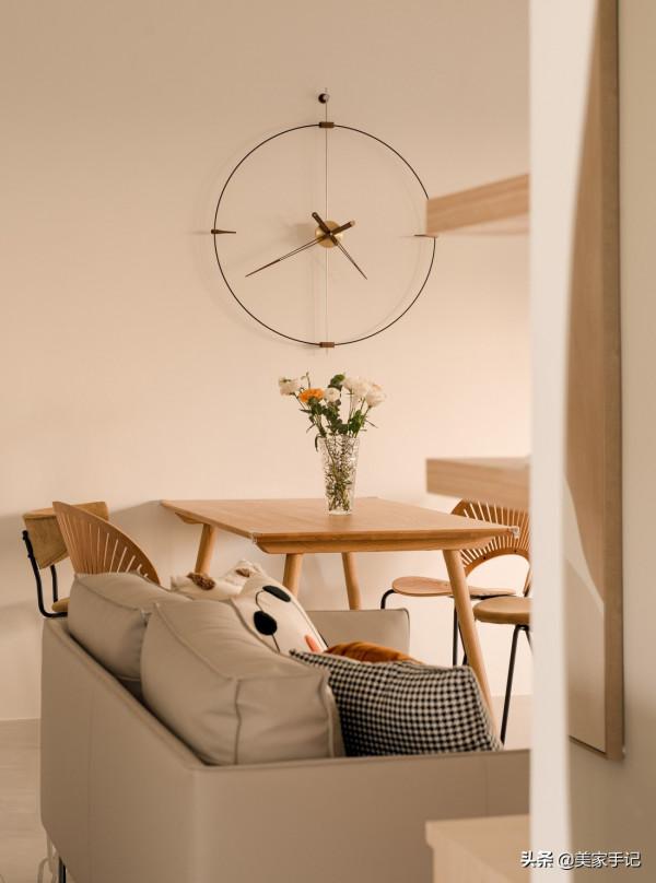 一入他家就被溫馨治癒的氛圍給迷住，全屋明亮又幹淨，太有品味了