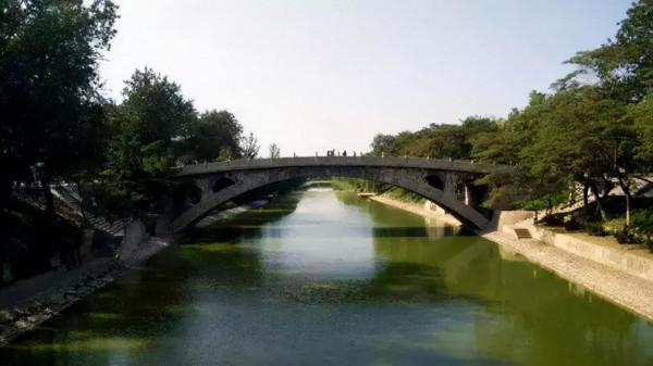 悠遊千古趙州境，觀賞天下第一橋