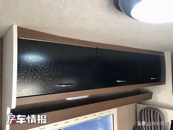 帶四驅的馬自達房車，配1.8T動力自動擋，佈局巧妙能滿足5人睡覺