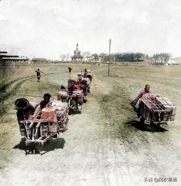 1904年的奉天（今瀋陽）中街，鐘鼓樓邊的街市熱鬧繁華