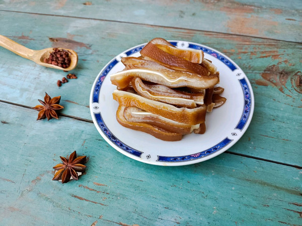 我這樣做滷豬耳,家人都愛吃 我這樣做滷豬耳,家人都愛吃