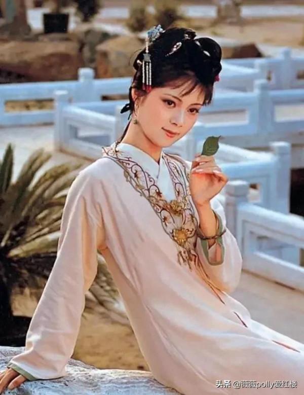 我家下三等的奴才也比你高貴些,紅樓夢中風塵女子,不單是小戲子 我家下三等的奴才也比你高貴些,紅樓夢中風塵女子,不單是小戲子