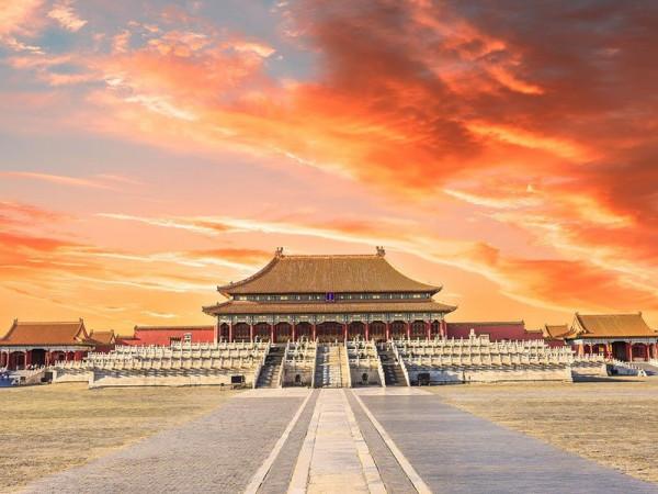 崇禎皇帝在紫禁城被攻陷的前一天夜晚都做了什麼？