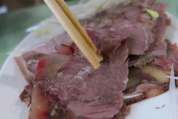 河南祖傳3代秘製美食,一盆肉壓成一大塊,100多斤賣10000多元 河南祖傳3代秘製美食,一盆肉壓成一大塊,100多斤賣10000多元