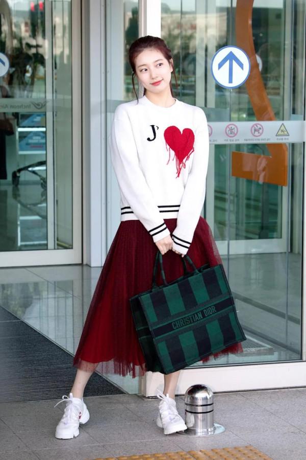 韓星街拍 | 韓劇穿搭被她玩明白了！“國民初戀”裴秀智的衣品贊一個