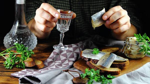 俄羅斯下酒菜，比伏特加還硬核