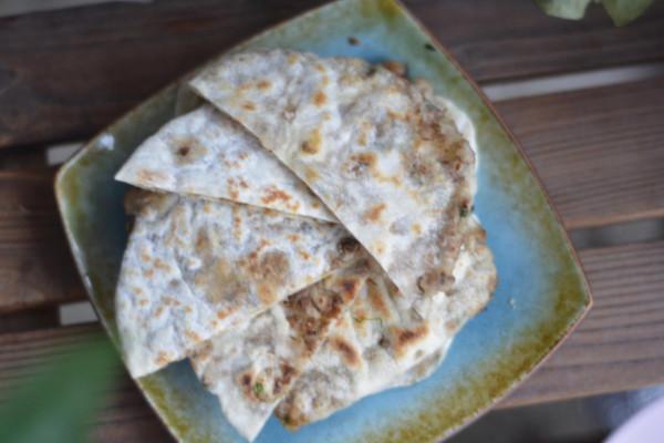 國慶出門玩，西塘古鎮10元一個的梅乾菜餅真好吃，在家怎麼做？