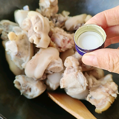 讓冬天不再冷的美味“豬腳姜” 讓冬天不再冷的美味“豬腳姜”