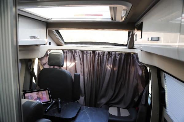 福特商務車改裝房車!保姆車佈局還配KTV娛樂系統!適合2人用 福特商務車改裝房車!保姆車佈局還配KTV娛樂系統!適合2人用